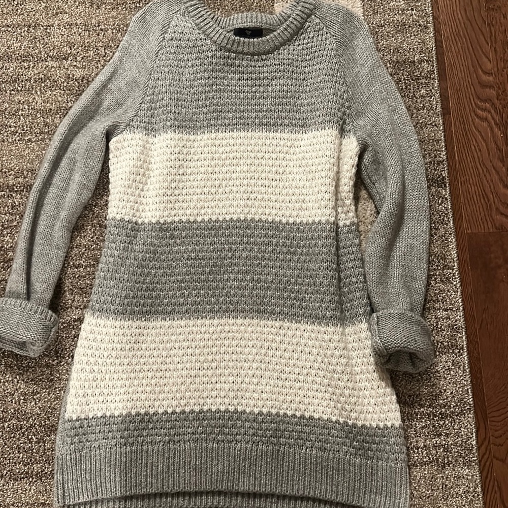 Gap size large sweater